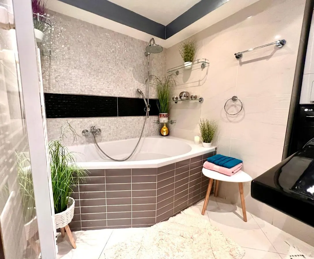 Duplex 2 With Quiet Terrace On Wenceslas Square Прага 0*,  Чехия