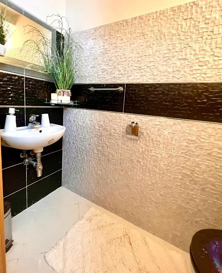 Duplex 2 With Quiet Terrace On Wenceslas Square Прага Чехия